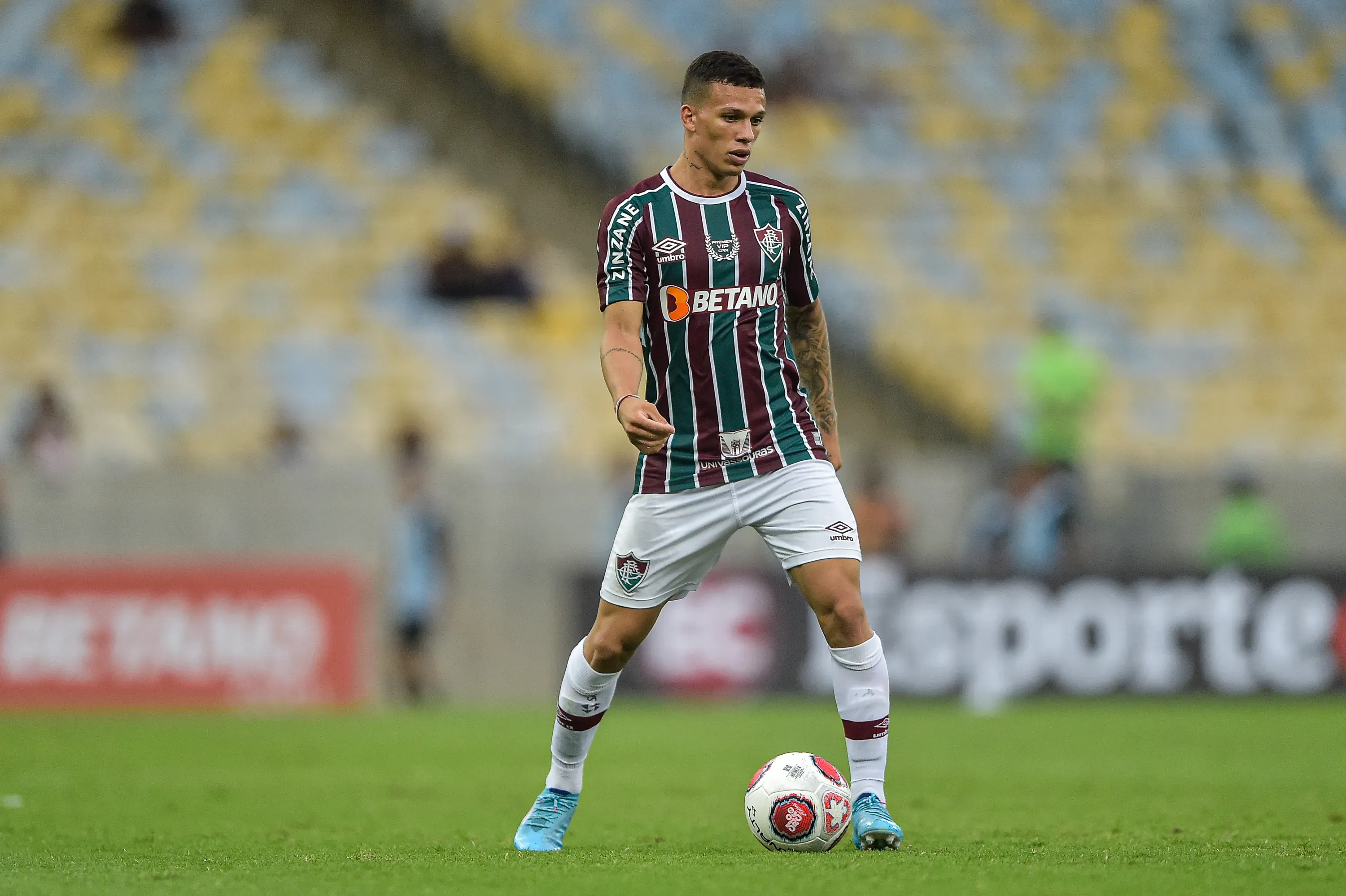 Calegari atuando no Fluminense em 2022 – Foto: Thiago Ribeiro/AGIF