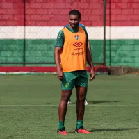 Marlon treina com bola no Fluminense e fica mais próximo de retorno aos gramados