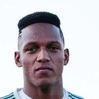 Empresários do zagueiro Yerry Mina marcam reunião com a diretoria do Cruzeiro 