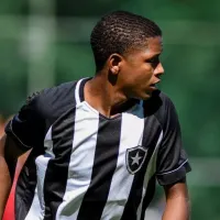 Yarlen, atacante do Botafogo, comenta confusão após lambreta: \&#039;É normal para mim\&#039;