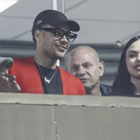 Vitor Roque acompanha partida do Athletico-PR pela Copa Sul-Americana na Ligga Arena