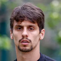 Diretoria do Grêmio trabalha nos bastidores para antecipar a estreia de Rodrigo Caio