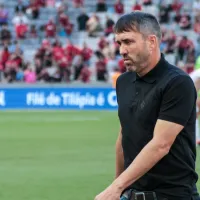 Torcida do Internacional aponta Eduardo Coudet como culpado pela derrota para o Vitória