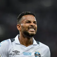 Reinaldo 'pipoca' e sofre pressão no Grêmio: 'Ruim demais, tem que sair'