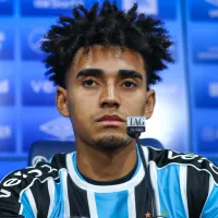 Du Queiroz 'pipoca' no Grêmio e vira alvo da torcida: 'Displicente, ruim demais!'