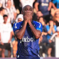 Vagner Love sofre pressão após derrota para o Sport e 'choca' torcedores