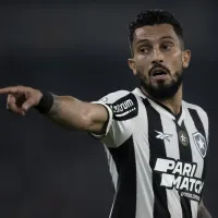 Alex Telles detalha chegada ao Botafogo e preparação com dica de CR7