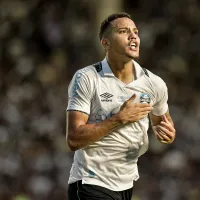 Gustavo Martins 'surpreende' em recuperação e nova data de retorno no Grêmio é exposta