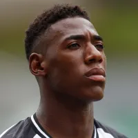 Vasco toma decisão sobre Léo Pelé e &#039;comunica&#039; ao Athletico Paranaense