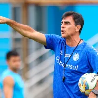 Gustavo Quinteros é sincero ao falar sobre disputa entre Tiago Volpi e Gabriel Grando no Grêmio