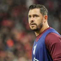 Giuliano tem renovação automática e segue no Athletico-PR para 2026