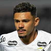 Tiquinho Soares topa reduzir o salário e pode fechar com o Botafogo para 2026