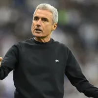 Luís Castro aprova e Grêmio encaminha saída de Jemerson; zagueiro deve rescindir