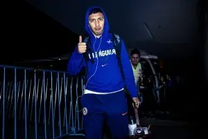 Leo Suárez listo para el partido ante San Luis. 