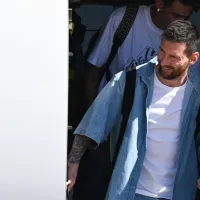 Messi tuvo un problema de papeles en su llegada a China y De Paul le hizo el aguante