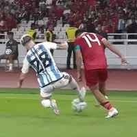 VIDEO  La CRIMINAL patada de Garnacho ante Indonesia que para el árbitro no fue ni amarilla