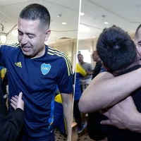 La imagen más esperada: el encuentro entre Messi y Riquelme antes de la despedida de Román