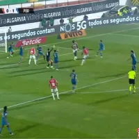 VIDEO La impresionante salvada de Varela para darle el triunfo al Porto