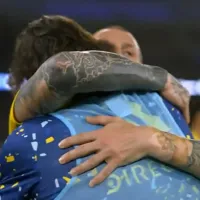 No se vio: el abrazo entre Cavani y Benedetto cuando terminó el partido