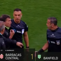 VIDEO Falcioni se volvió loco, fue expulsado y empujó al árbitro