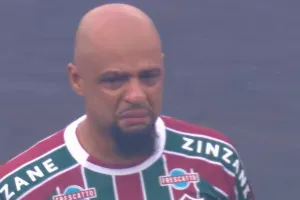 El brasileño se puso a llorar durante el himno.