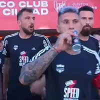 VIDEO En manada y tomando energizante: la INSÓLITA salida de Riestra para jugar ante Maipú por el ascenso