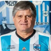 Fue policía, jugó contra Maradona y se metió en la política: las memorias de Mario Lobo