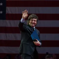 Javier Milei saludó a Carlos Bilardo por su cumpleaños y le reprocharon una vieja falta de respeto a Diego Maradona