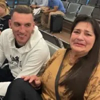 Hasta las lágrimas: la emoción de una hincha que se cruzó a Franco Armani en un aeropuerto
