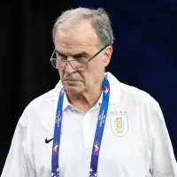 Un referente de Uruguay bancó a Marcelo Bielsa tras las críticas de Luis Súarez: ＂Con el entrenador al 100%＂