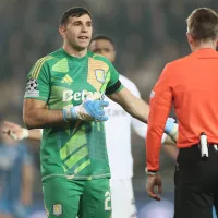 El blooper de Dibu Martínez y Tyrone Mings que derivó en un penal contra Aston Villa en la Champions League