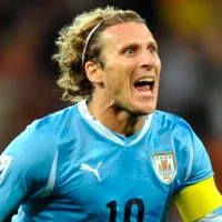 El mejor jugador de la historia, según Diego Forlán: "Puede hacerlo solo"