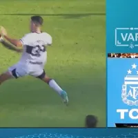 Jugada histórica: el VAR expulsó a dos futbolistas en la misma acción en Gimnasia vs. Newell's