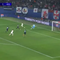 La agónica atajada clave de Dibu Martínez para salvar el triunfo de Aston Villa en Alemania