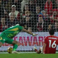 La impresionante atajada de Dibu Martínez a Nico Domínguez en Aston Villa vs. Nottingham Forest