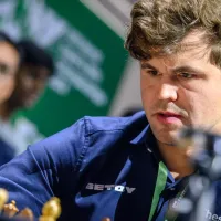 Inédito final en el Mundial de Ajedrez: Magnus Carlsen pidió el empate, se lo aceptaron y compartió el campeonato de Blitz