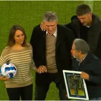 Emotivo reconocimiento de Liga de Quito al Patón Bauza