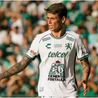 Tras salir de River, Nicolás Fonseca casi hace un gol de mitad de cancha y volvió locos a los hinchas de León: “Dosis de calidad”