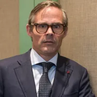 Investigan a Foster Gillett por lavado de dinero en las transferencias de Villagra, Medina, Gómez y Piovi