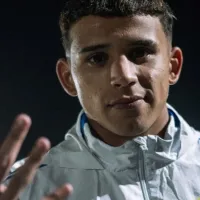 Fue dirigido por Chipi Barijho, se levanta 5 AM para entrenar y marcó 4 goles en la Reserva de Boca