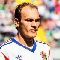 Jugó en Real Madrid, un gol en contra ante Barcelona arruinó su carrera y hoy trabaja de mozo