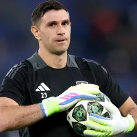 Aunque sus críticos se nieguen a verlo, Dibu Martínez es arquero de Champions League