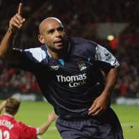 Jugó más de 350 partidos en la Premier, entrena a una selección con chances de jugar el Mundial 2026 y ahora está en bancarrota