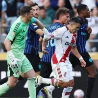 Escándalo en el final de River vs. Inter: Acuña lo fue a buscar a Dumfries y Armani lo tuvo que frenar