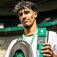 Es alemán, metió un doblete para ganar la Bundesliga y acaba de ser convocado para la Selección Argentina
