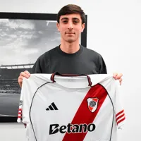 Tiene una cláusula de 100 millones, la rompió en Reserva y los hinchas de River le piden a Gallardo que lo ponga en Primera