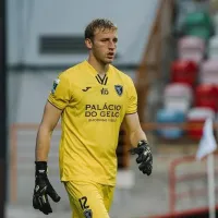 Scaloni lo llevó al Mundial, entrenó con el Dibu Martínez y ahora busca club tras quedar libre con 21 años