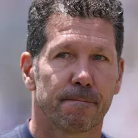 Los hinchas de Atlético de Madrid, furiosos con un argentino tras la derrota ante Porto: “El peor jugador de la historia”