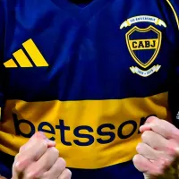 Ganó 43 títulos en su carrera, jugó en Barcelona con Messi y posó con la camiseta de Boca