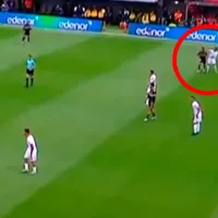 Polémica a los 2 minutos de Barracas Central vs. Boca: Barrios golpeó a Merentiel y Lamolina solo le mostró amarilla